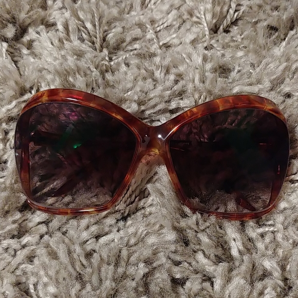 🎀2/$30 Rock and Republic Prescription Sunglasses - Picture 1 of 4